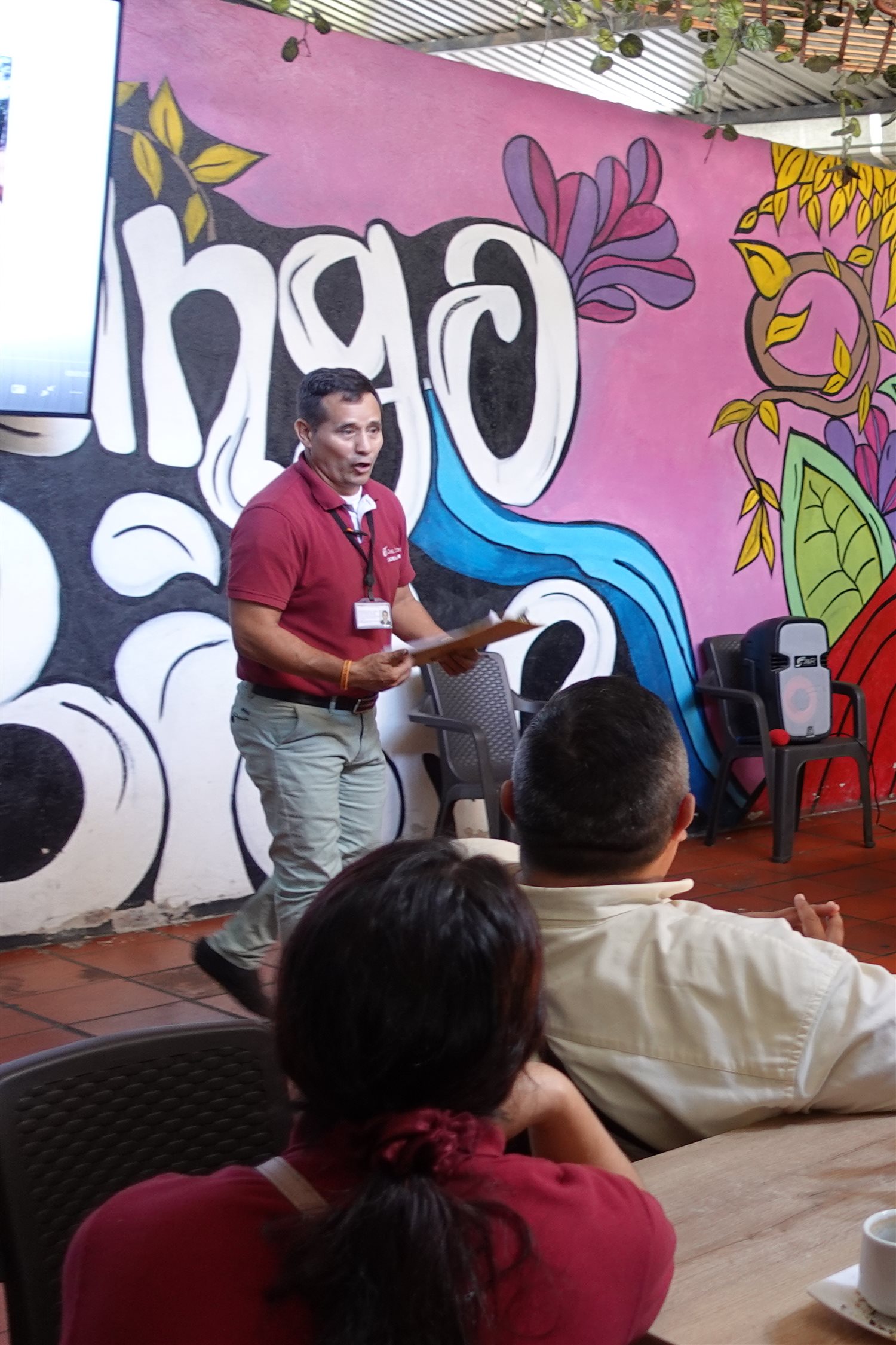 Momento de reconocimiento en el desayuno de cierre